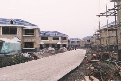 建設(shè)中的江洲墟場安置小區(qū)。